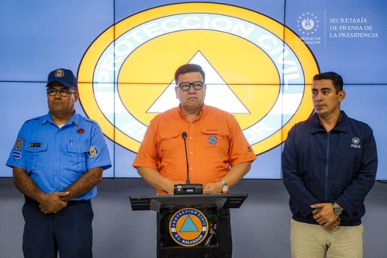 Perotección Civil se despliega por fuertes lluvias