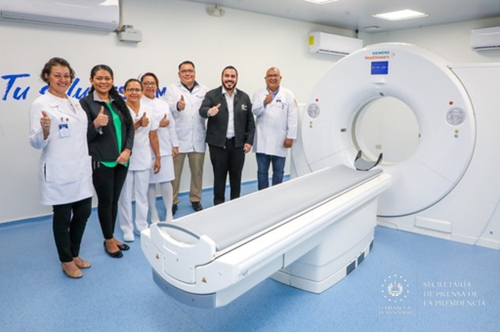 Entrega equipos Tomografía Axial Computarizada