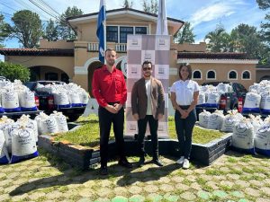 Nestlé Purina dona alimento a más de 7 mil perros y gatos del país