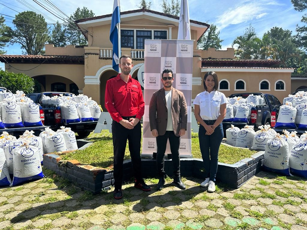Nestlé Purina dona alimento a más de 7 mil perros y gatos del país