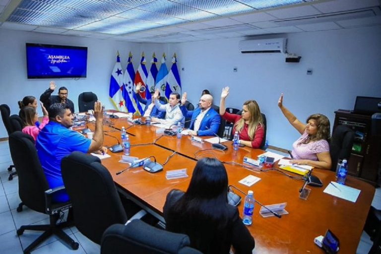 Ley especial regulará situación habitacional de 310 mil familias