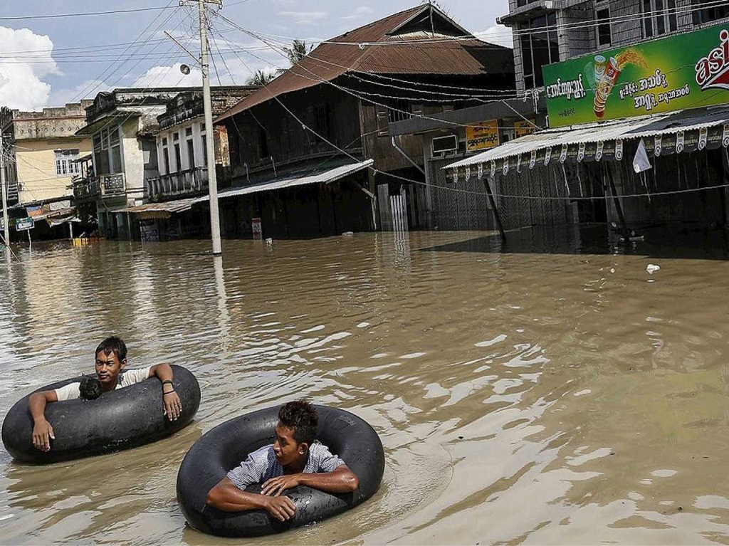 Cinco muertos y 40, 000 evacuados por inundaciones en Birmania