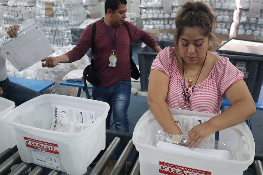 TSE guatemalteco entrega cajas electorales Departamentales