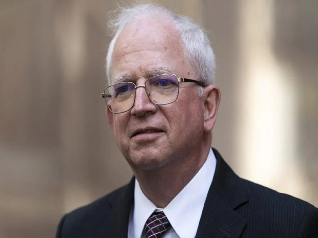 Exabogado Trump John Eastman se entrega a Justicia en Georgia