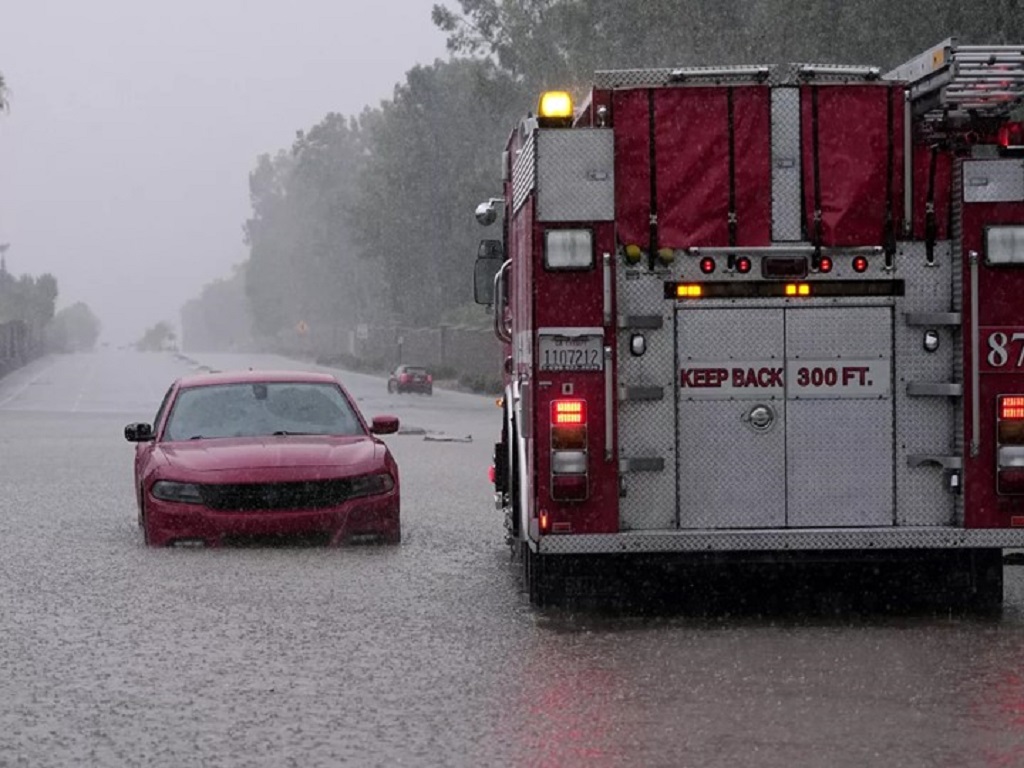 Tormenta tropical Hilary genera inundaciones California y México