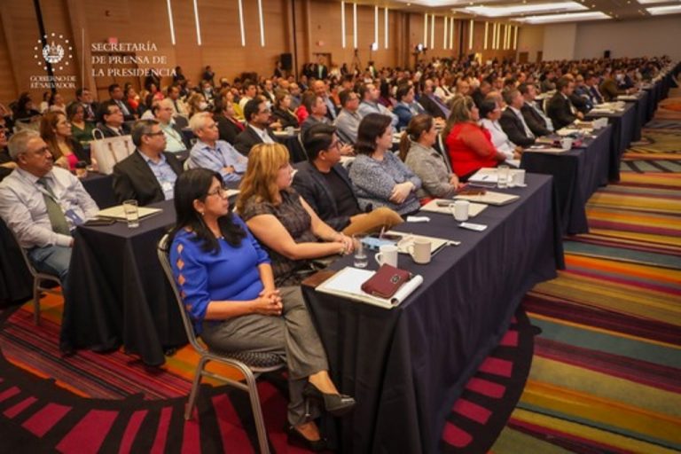 Cuatro mil empleados ISSS participan en semana humanización
