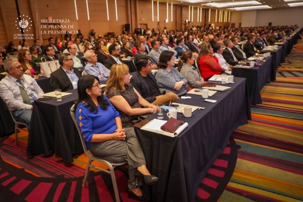 Cuatro mil empleados ISSS participan en semana humanización