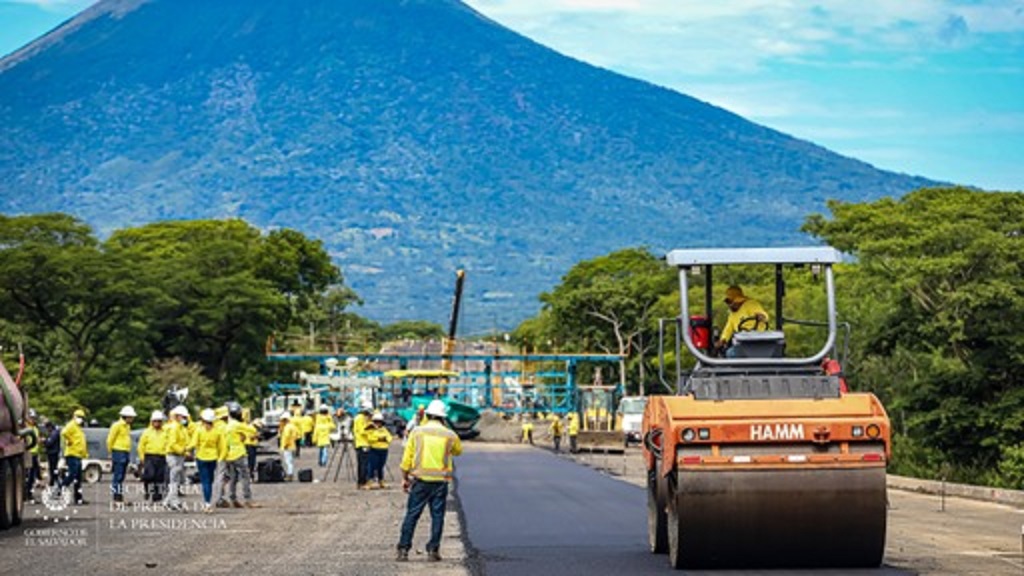 Avanza 90% construcción Periférico Gerardo Barrios, San Miguel