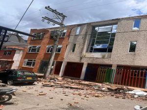 Fuerte sismo sacudió el centro de de Colombia este jueves