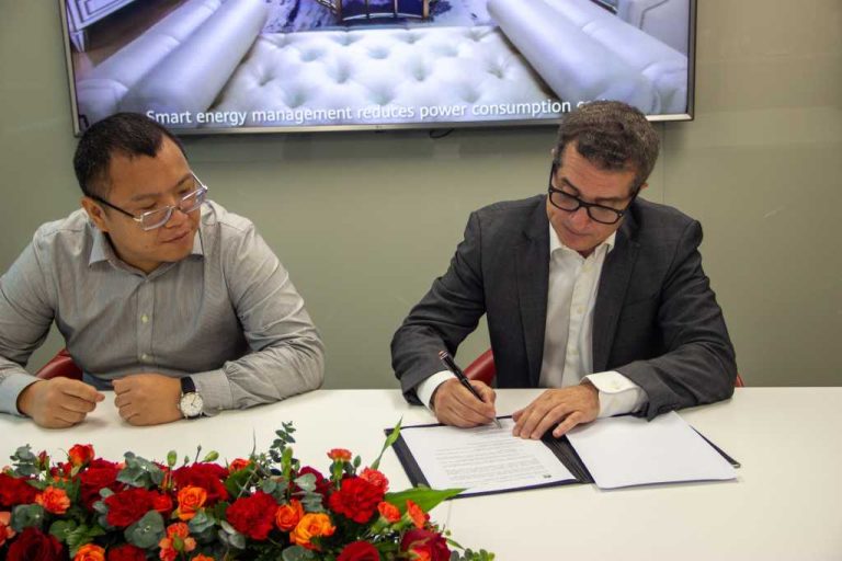 La Casa de las Baterías y Huawei firman lianza estratégica