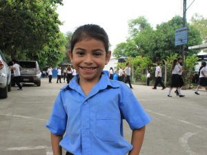 BCIE apoya entrega de 213 biodigestores escuelas El Salvador