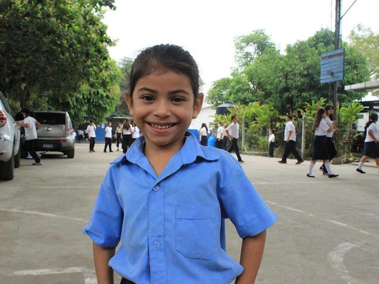 BCIE apoya entrega de 213 biodigestores escuelas El Salvador