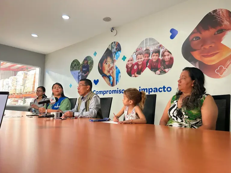 FUSAL, SAHF y Direct Relief se unen pacientes con fibrosis