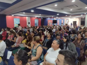 WE3A gradúa primera generación de participantes en El Salvador