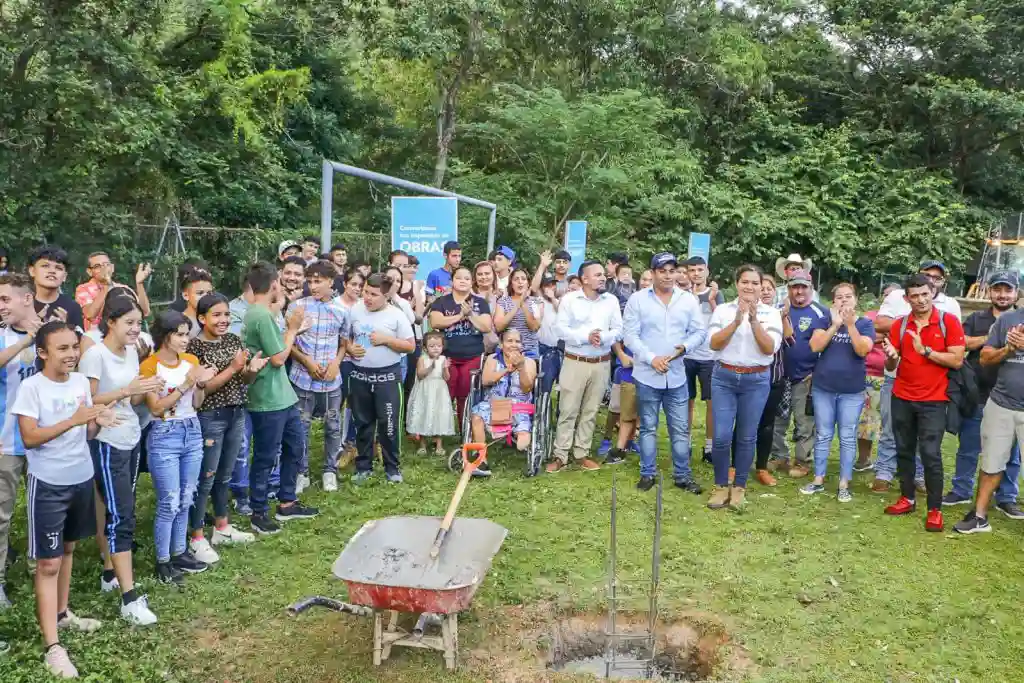 Inician construcción segundo centro deportivo en Chalatenango