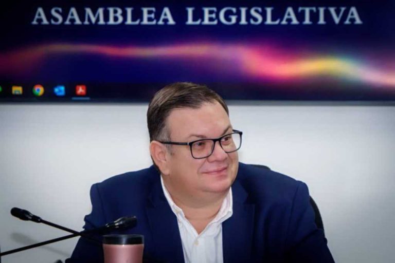 Diputados conocen proyecciones partida presupuestaria para 2024