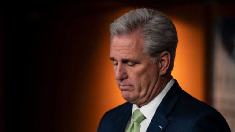 Histórica destitución del senador republicano Kevin McCarthy