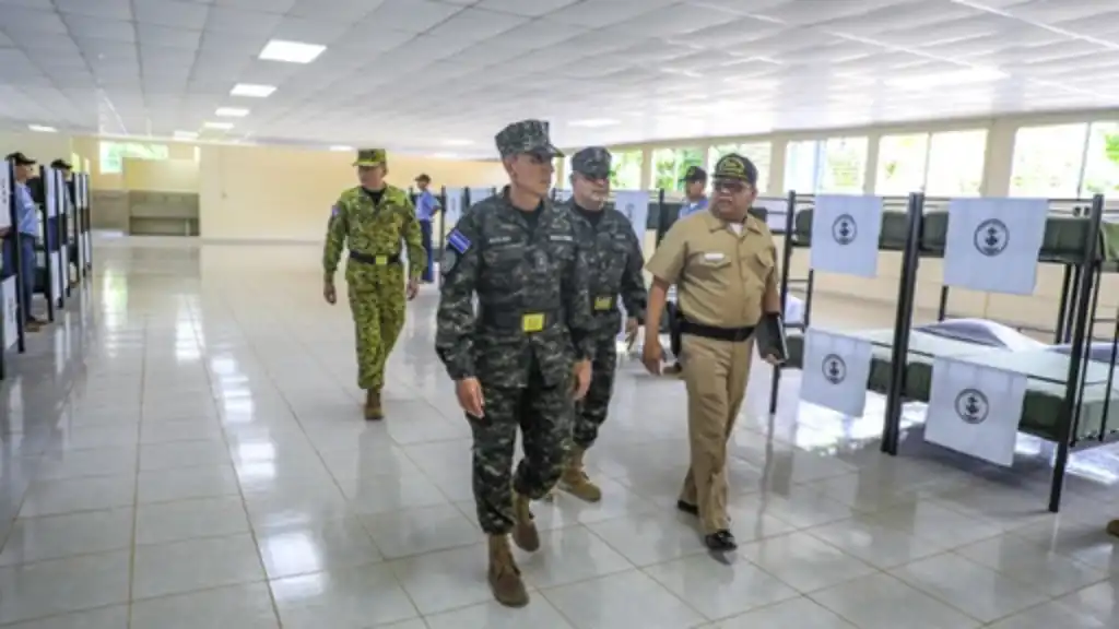 Entrega remodelación áreas comunes Base Naval en La Unión