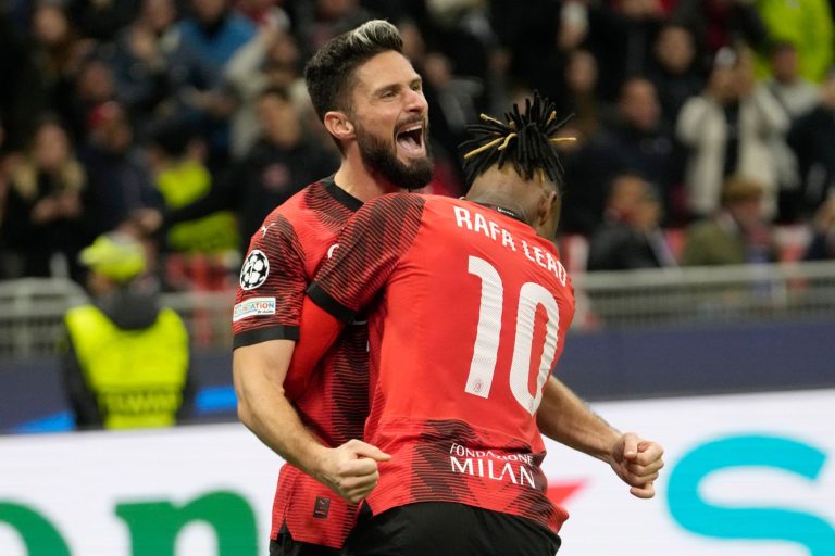 Rafael Leao y Giroud remontan el tanto inicial de Skriniar y 'resucitan' al equipo de Stefano Pioli, que llegaba muy tocado al duelo.