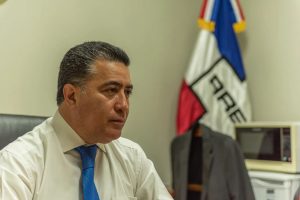 En unas fotografías que rondan en redes sociales, se ve al parlamentario de ARENA, departiendo en Estados Unidos.