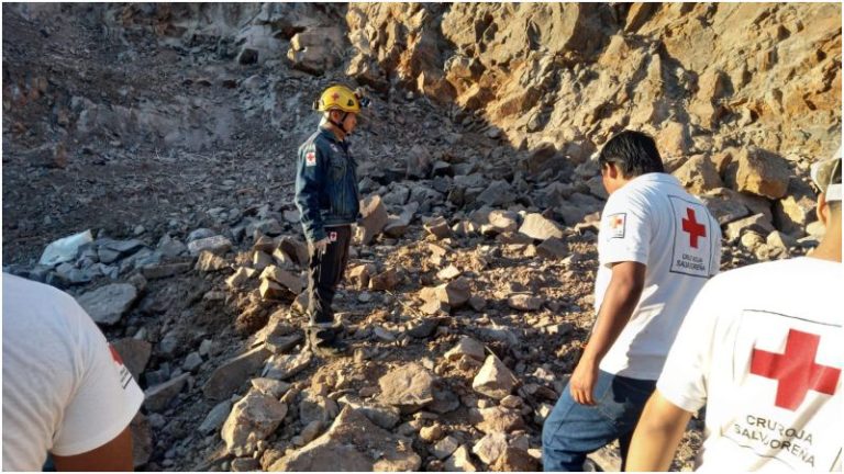 La alcaldesa de Tepecoyo, Janet García, informó que los equipos de primera respuesta se trasladaron a la zona.