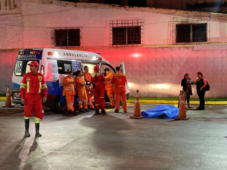 En ambos casos las personas ya no presentaban signos vitales al momento de que llegaron los equipos de primeros auxilios.