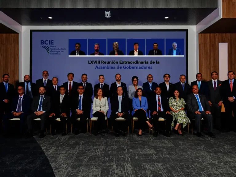 La costaricense Ana Guissella Sánchez, nueva presidente del BCIE