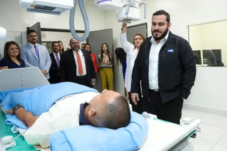 Inauguran nuevo centro de radiología en Hospital El Salvador