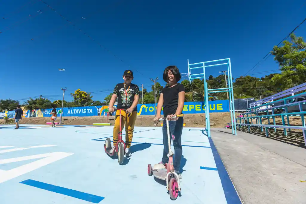 Inaugturan remodelación parque y ciclovía en Altavista