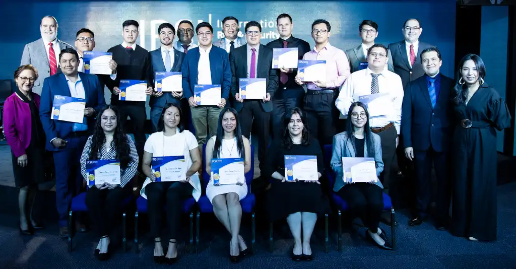 Jóvenes salvadoreños lograron primeros lugares Ciberseguridad