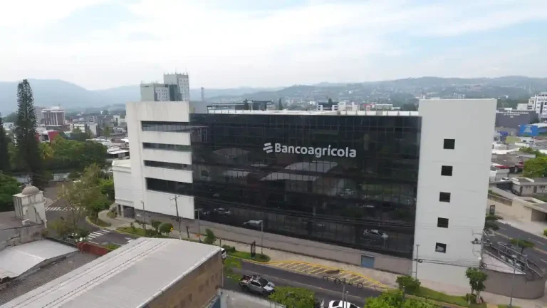 Bancoagrícola es reconocido como banco del año en El Salvador
