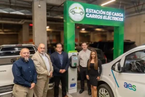 AES El Salvador, Blink y Bambú City impulsan electromovilidad