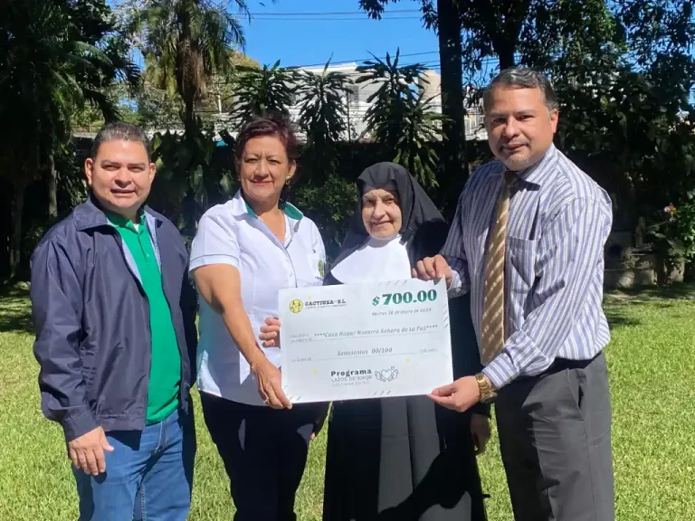 Cactiusa de RL, celebra Día del Adulto Mayor en una casa hogar