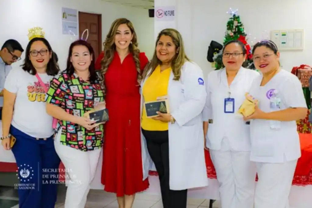 Gobierno entrega cenas de fin de año centros hospitalarios