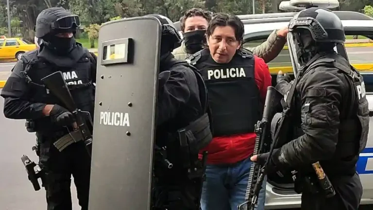 Se fugan 32 en ecuador, entre ellos el cabecilla Fabricio Colón Pico