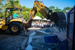 DOM inicia reconstrucción escuela del programa de Primera Dama