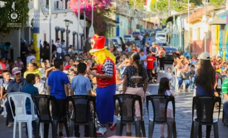 Celebran Día de Reyes Magos en Panchimalco y Mejicanos
