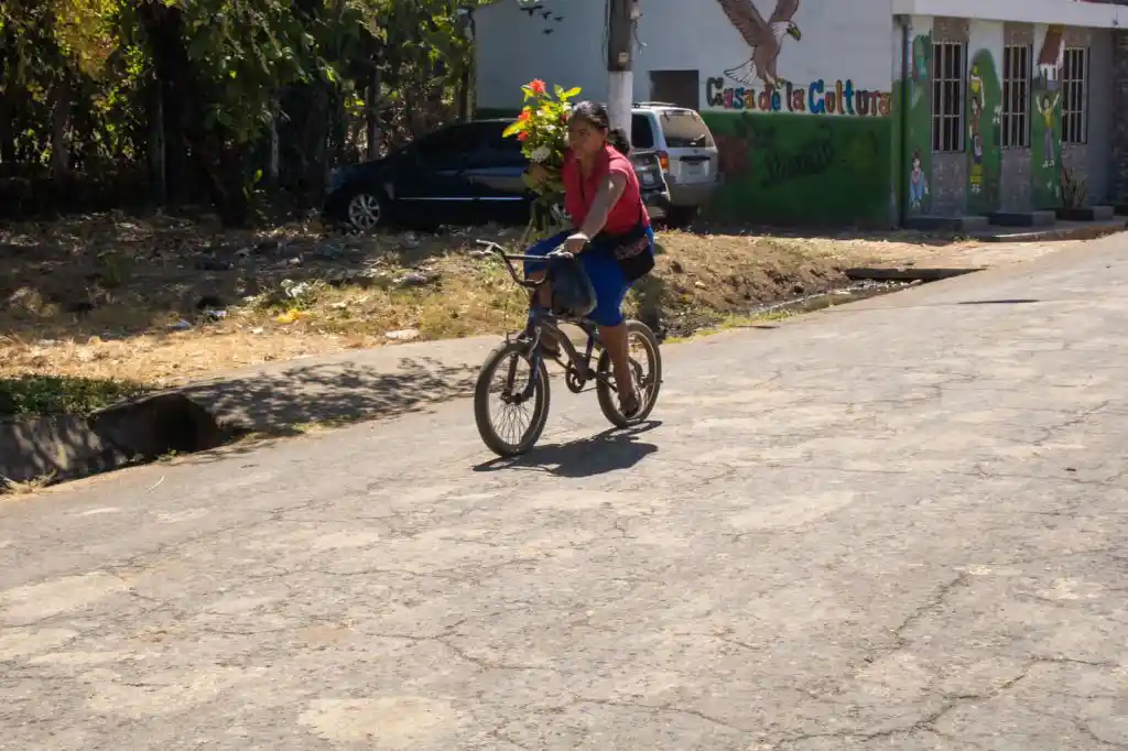 DOM inicia reconstrucción de calles en San Dionisio, Usulután