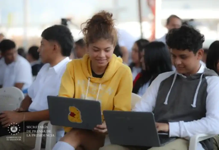 Instalan internet gratis de alta velocidad en parque Comasagua