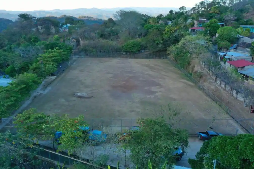 Inicia mejoramiento de cancha Delicias de Concepción, Morazán