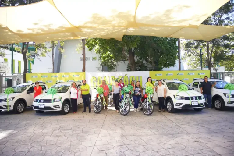 Sistema FEDECRÉDITO entrega premios promoción gana fácil