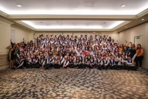 Jóvenes salvadoreños adquieren habilidades para el mundo actual