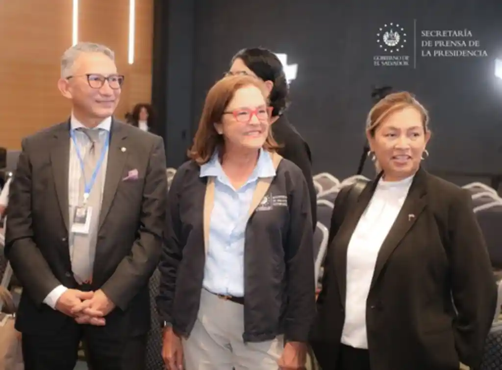 Canciller acompañó habilitación urna digital votos en el exterior