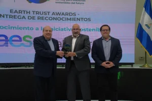 ASI entrega premio EARTH TRUST AWARDS a AES El Salvador
