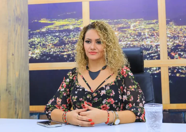 El pueblo se cansó de la vieja clase política, dice Ana Figueroa