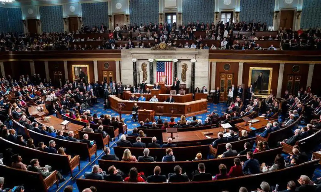 Congreso EEUU aprueba $460.000 millones para evitar cierre