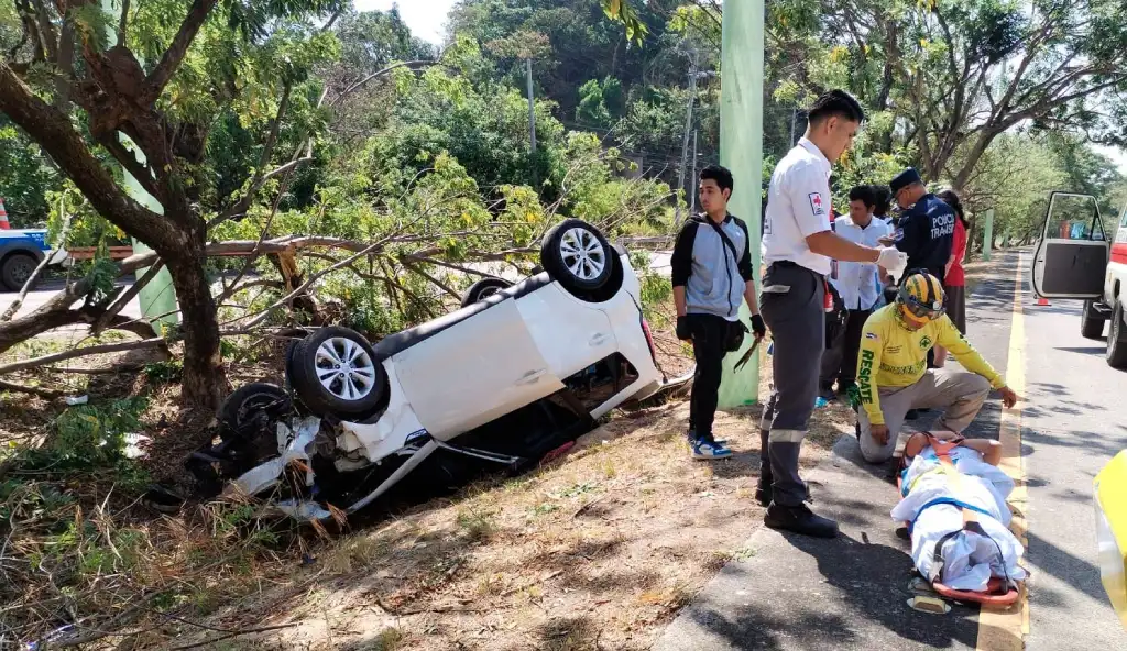 Residentes California EEUU, sufren accidente carretera Comalapa