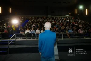 Dirección de Integración reúne jóvenes para becas universitarias