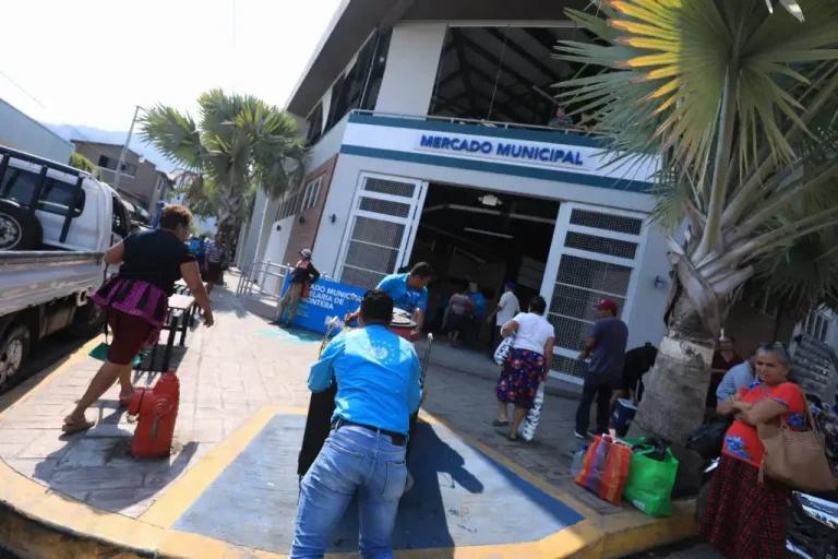 Inauguran mercado Candelaria La Frontera y liberan calles