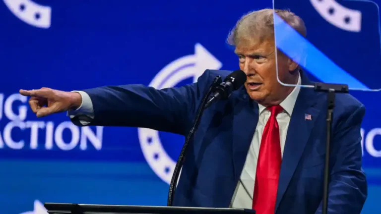 Posiciones entre fiscales y defensa del expresidente Trump